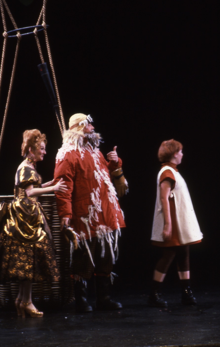 Mom and Suzy meet Dad, arriving from the Arctic, production photo, Mr. A's Amazing Maze Play