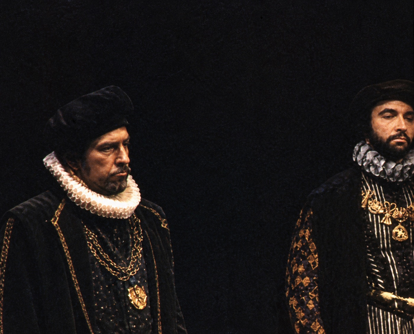 Two courtiers, production photo, Hamlet